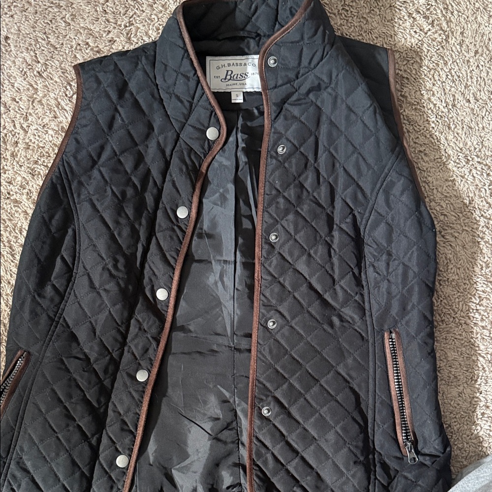 G.H. Bass & Co. Black Quilted Vest with Brown Accents
